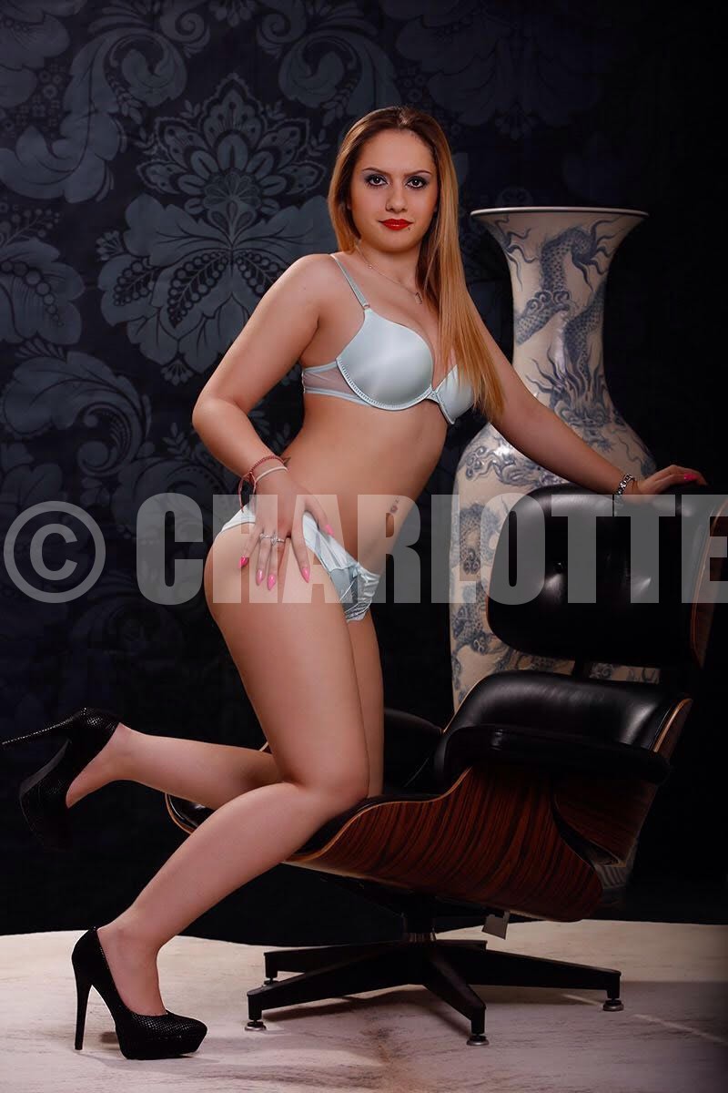 Roxy from Charlotte London Escorts